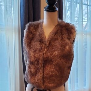 Lanshifei Faux Fur Vest